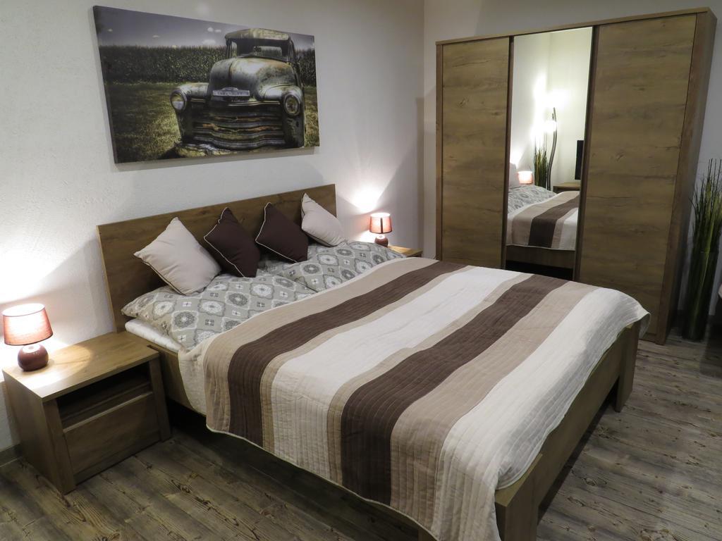 Apartman Route 18 Liptovský Mikuláš 外观 照片